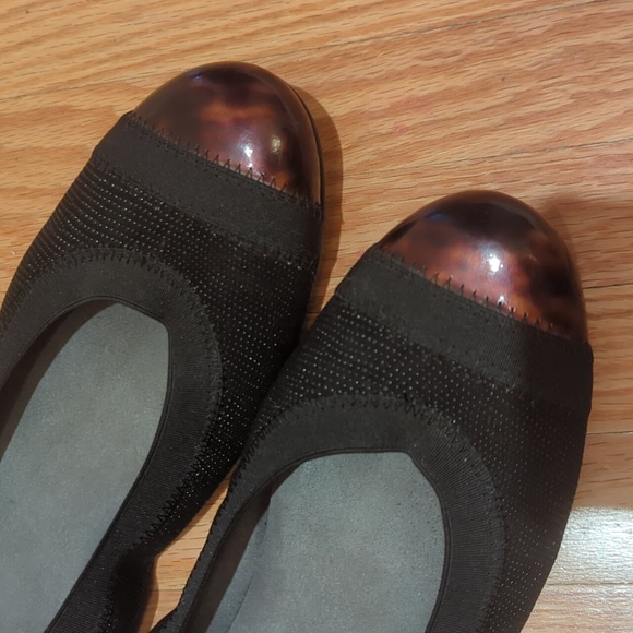 Stuart Weitzman Flats Size 7 - Picture 4 of 5